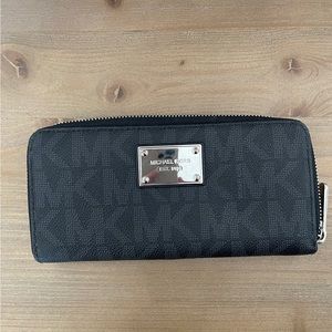 Michael Kors Large Continental Wallet
